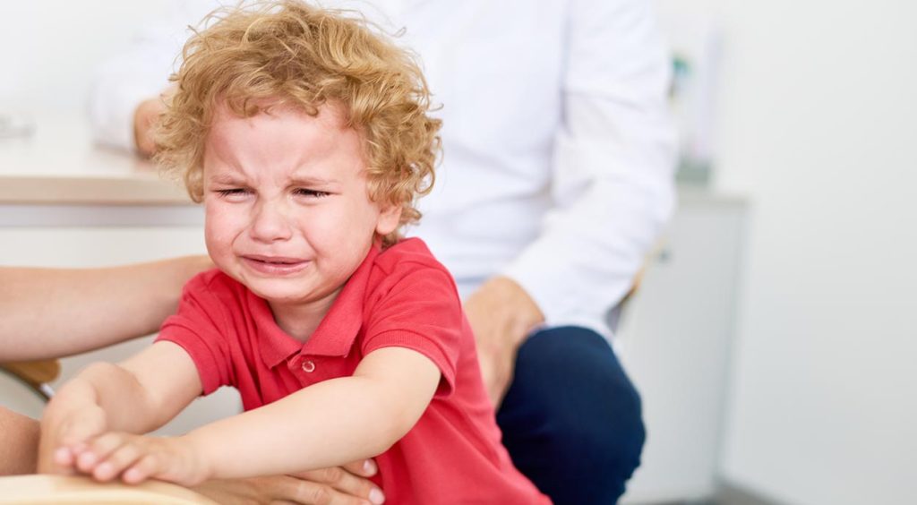 Dete se plaši pregleda doktora i lekara, šta raditi?