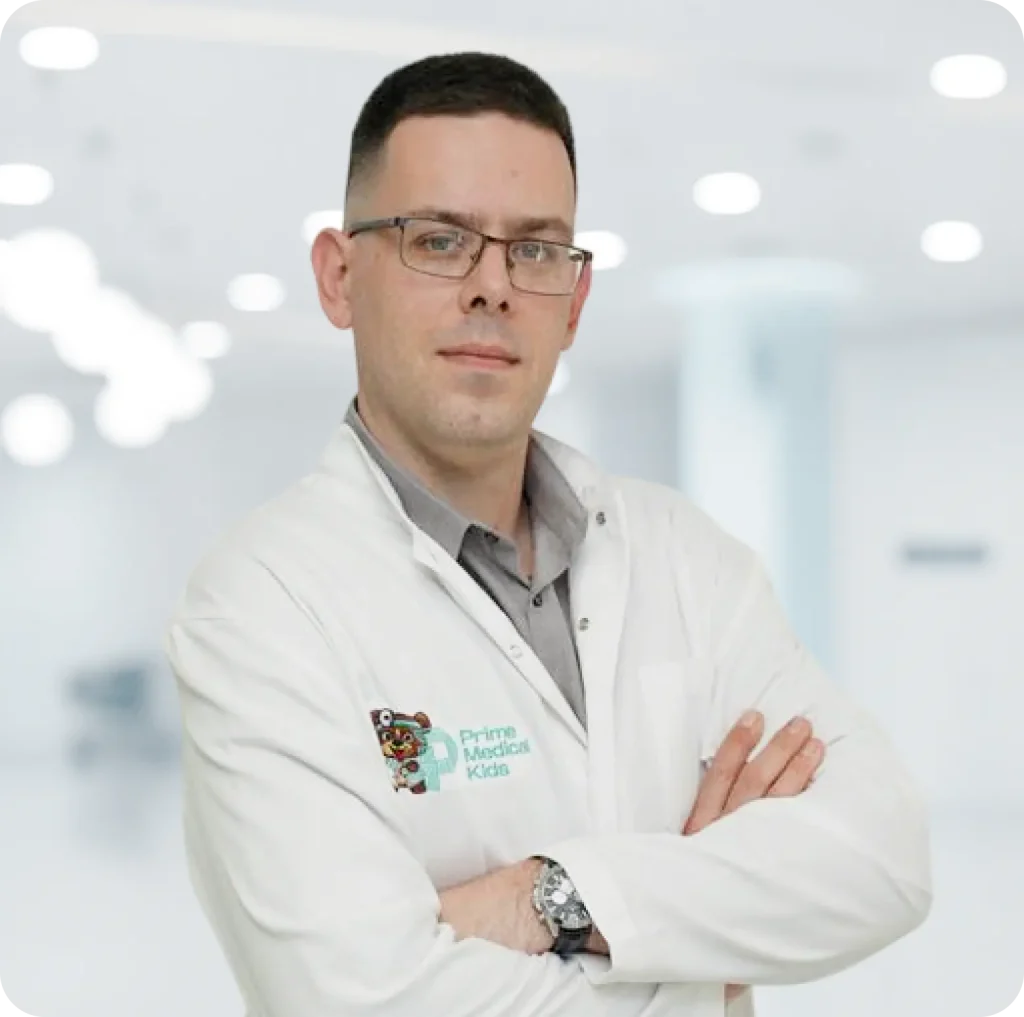 Dr Mikan Lazović - Prime Medical Kids - Dečiji hirurg i ortoped u Beogradu